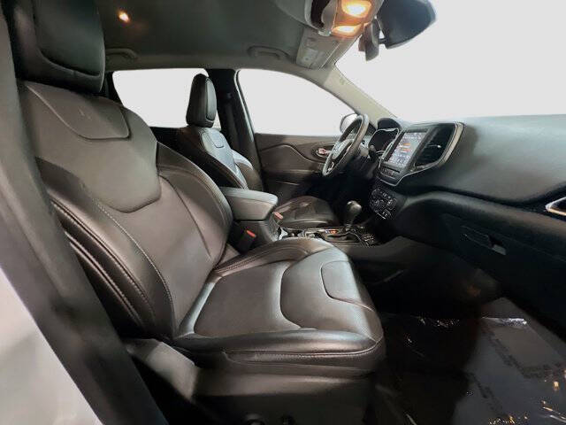 2023 Jeep Cherokee Altitude Lux
