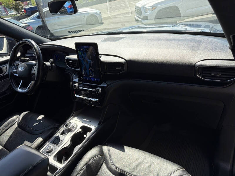2021 Ford Explorer ST
