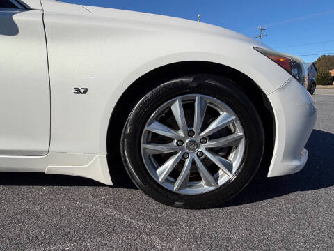 2015 Infiniti Q50 Premium