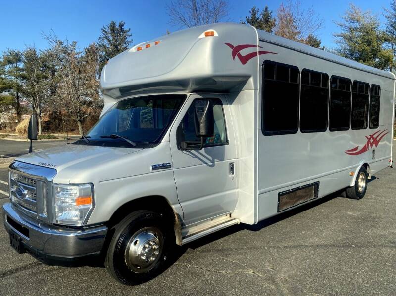 2011 Ford E-450 for sale in Westbury, NY