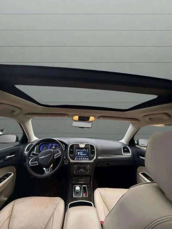 2017 Chrysler 300 C