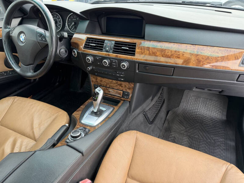 2009 BMW 5 Series 528i xDrive