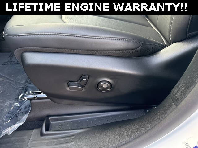 2025 Chrysler Voyager LX