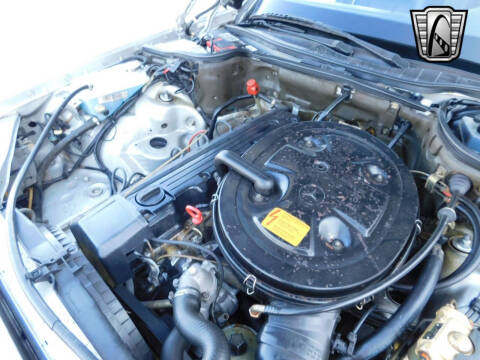 1990 Mercedes-Benz 300-Class 300 SE