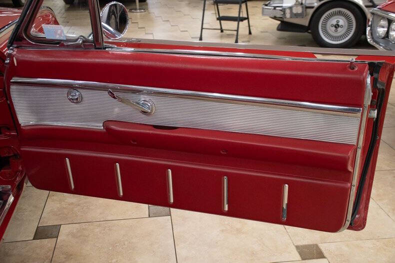 1962 Ford Thunderbird