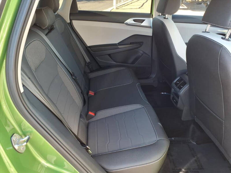 2025 Volkswagen Taos SE