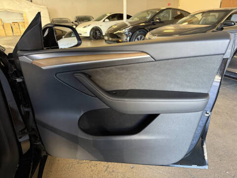 2023 Tesla Model Y Performance