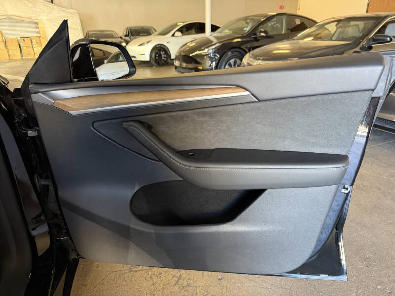 2023 Tesla Model Y Performance