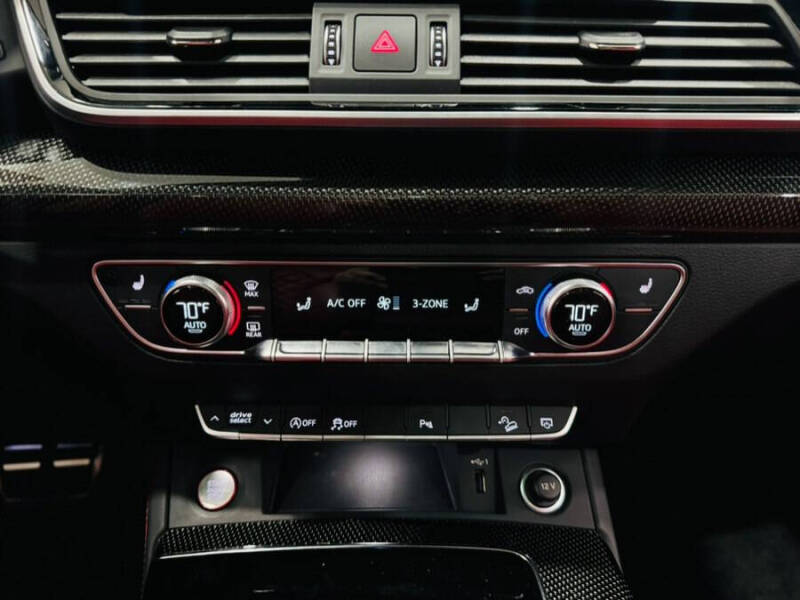 2024 Audi SQ5 3.0T quattro Premium Plus