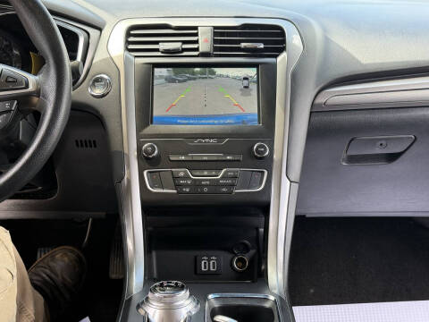 2020 Ford Fusion SE