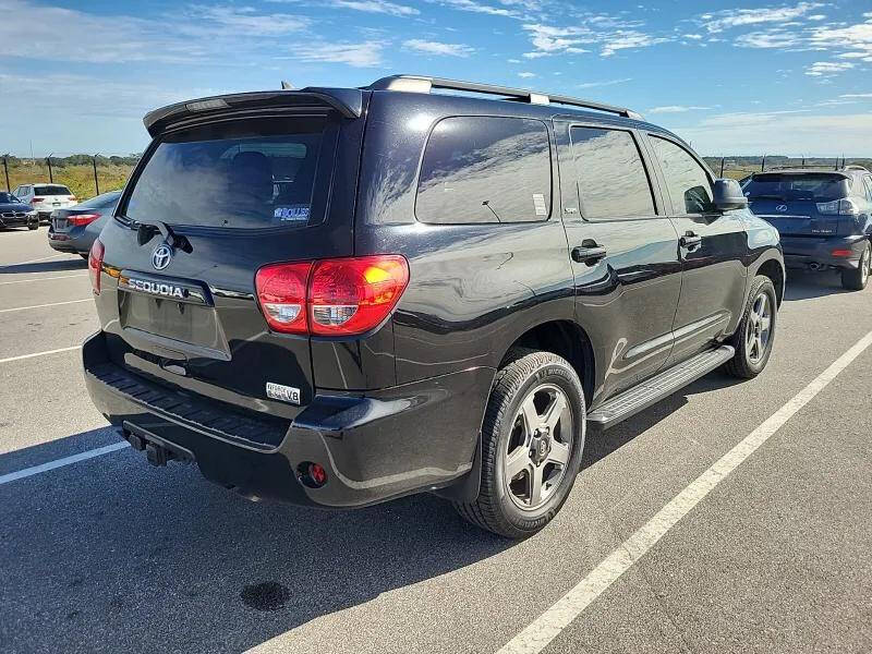 2014 Toyota Sequoia SR5