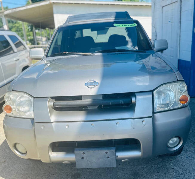 2001 Nissan Frontier XE photo 2