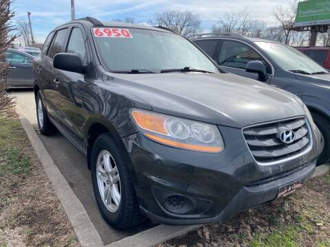 2010 Hyundai Santa Fe for sale at TOWN & COUNTRY MOTORS in Des Moines IA