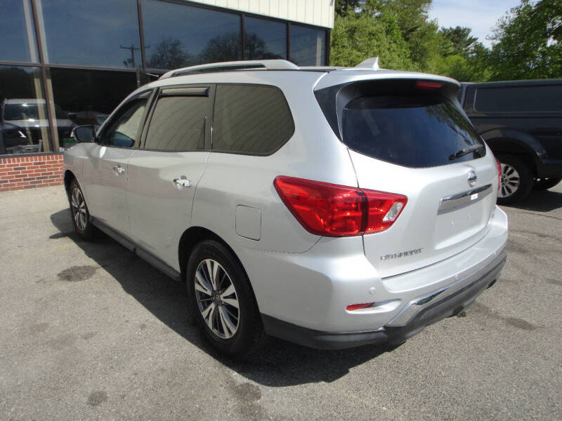 2019 Nissan Pathfinder SL