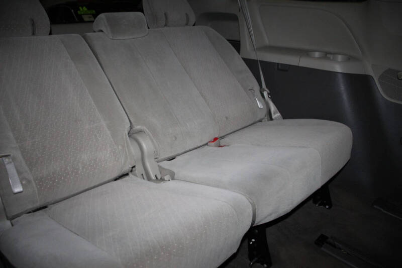 2018 Toyota Sienna LE 7-Passenger