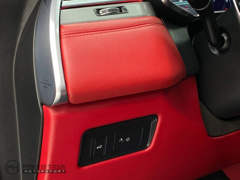 2022 Jaguar F-PACE SVR