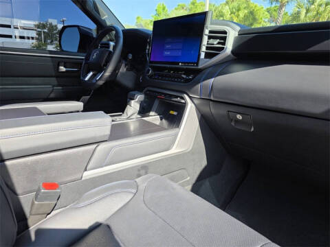 2023 Toyota Tundra Platinum HV