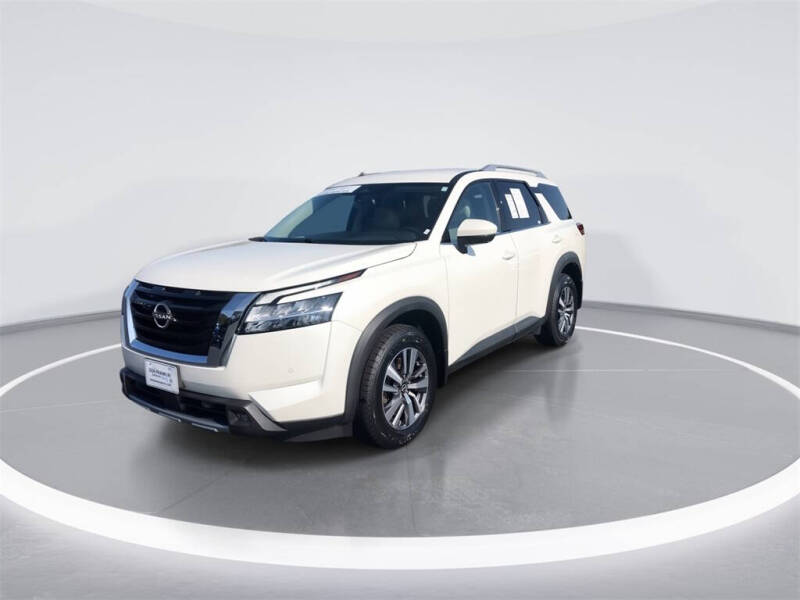 2022 Nissan Pathfinder SL