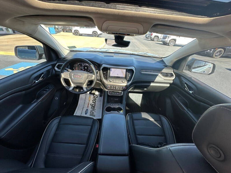 2023 GMC Acadia Denali