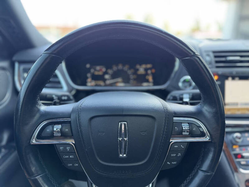 2017 Lincoln Continental Select