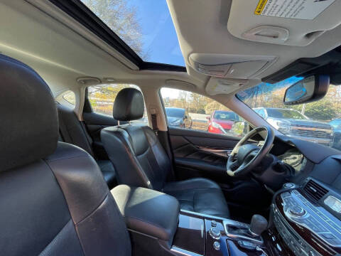 2015 Infiniti Q70 3.7