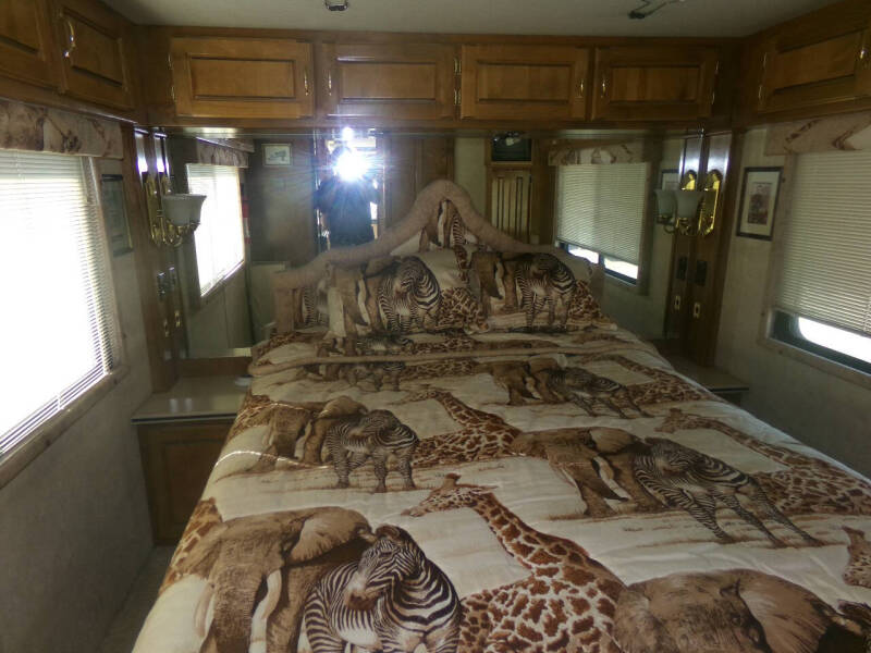 1995 Monaco Safari