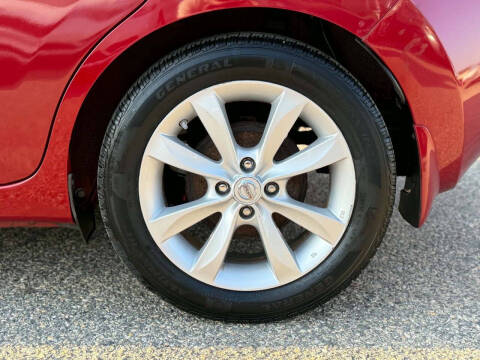 2014 Nissan Versa Note SV