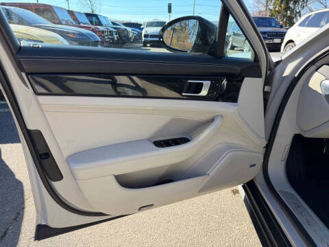 2018 Porsche Panamera 4S