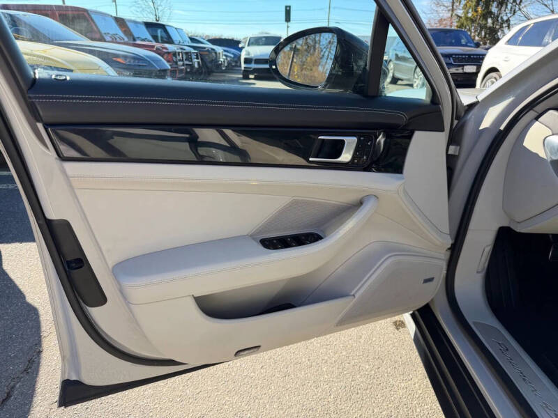 2018 Porsche Panamera 4S