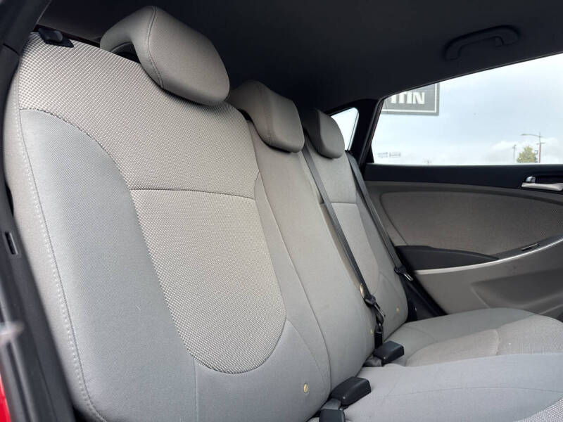 2012 Hyundai Accent GS