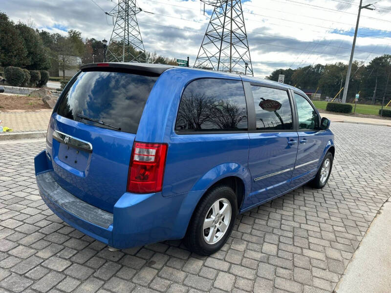 2008 Dodge Grand Caravan null photo 18