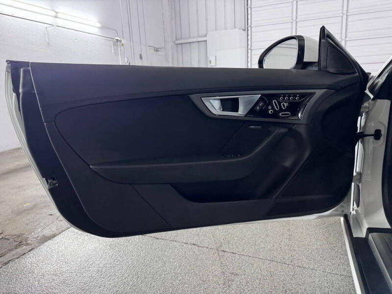 2017 Jaguar F-TYPE Premium