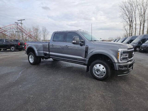 2025 Ford F-450 Super Duty Platinum