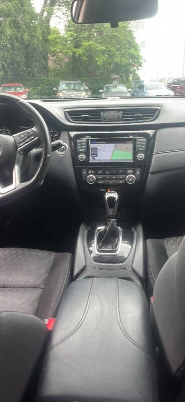 2017 Nissan Rogue SV