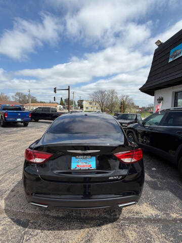 2015 Chrysler 200 S