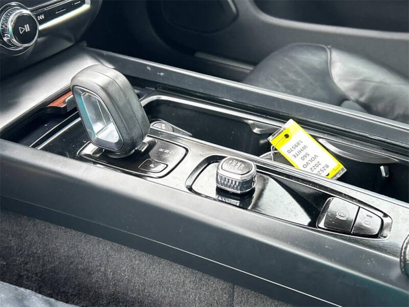 2022 Volvo S60 B5 Momentum