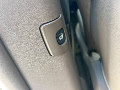 2015 Chrysler Town and Country Touring-L