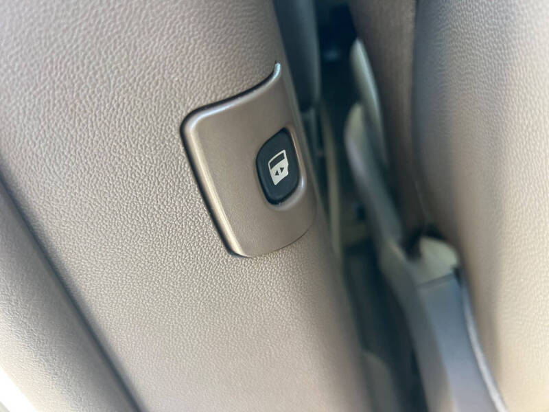 2015 Chrysler Town and Country Touring-L