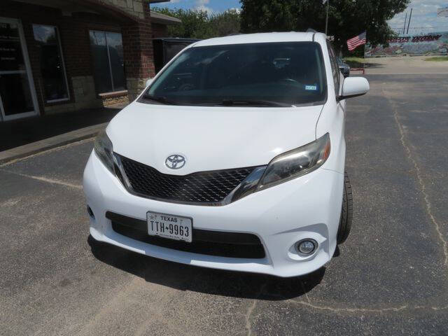 2017 Toyota Sienna SE 8-Passenger