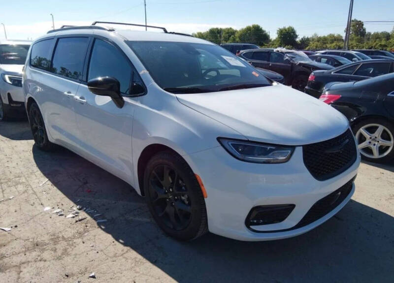 2024 Chrysler Pacifica Touring L