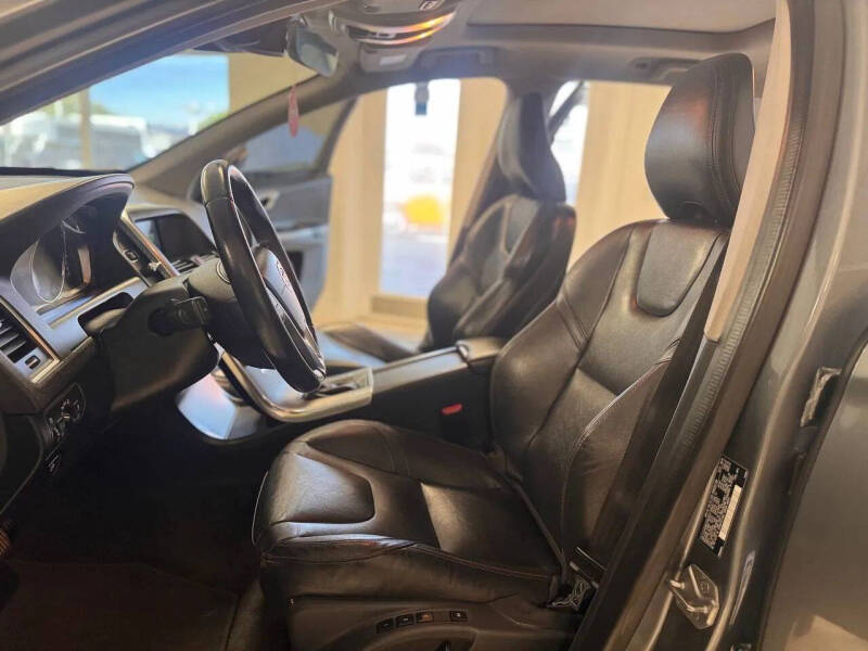 2017 Volvo XC60 T6 Dynamic