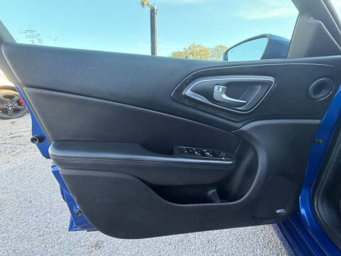 2015 Chrysler 200 C