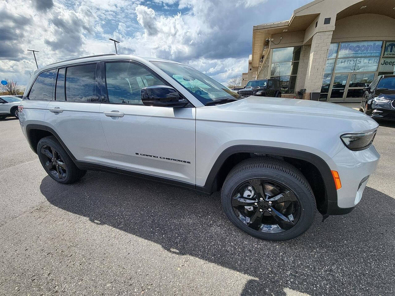 2024 Jeep Grand Cherokee for sale at Victoria Auto Sales in Victoria, MN