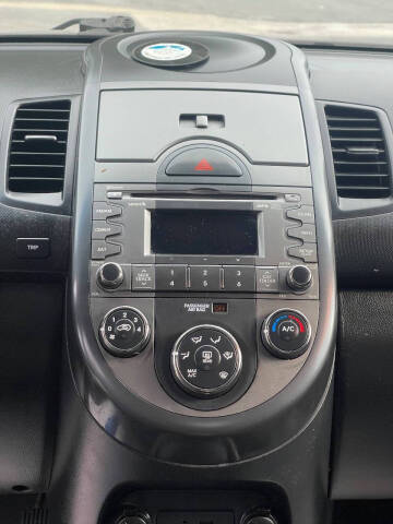 2011 Kia Soul +