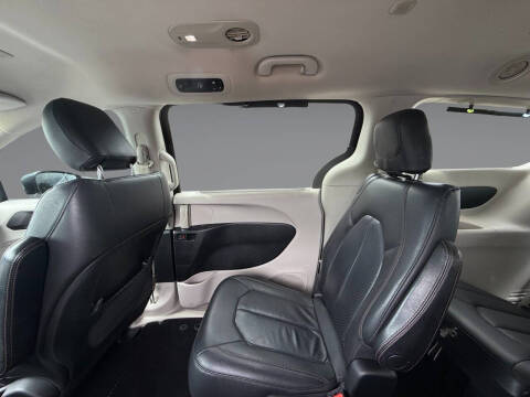 2020 Chrysler Pacifica Touring L