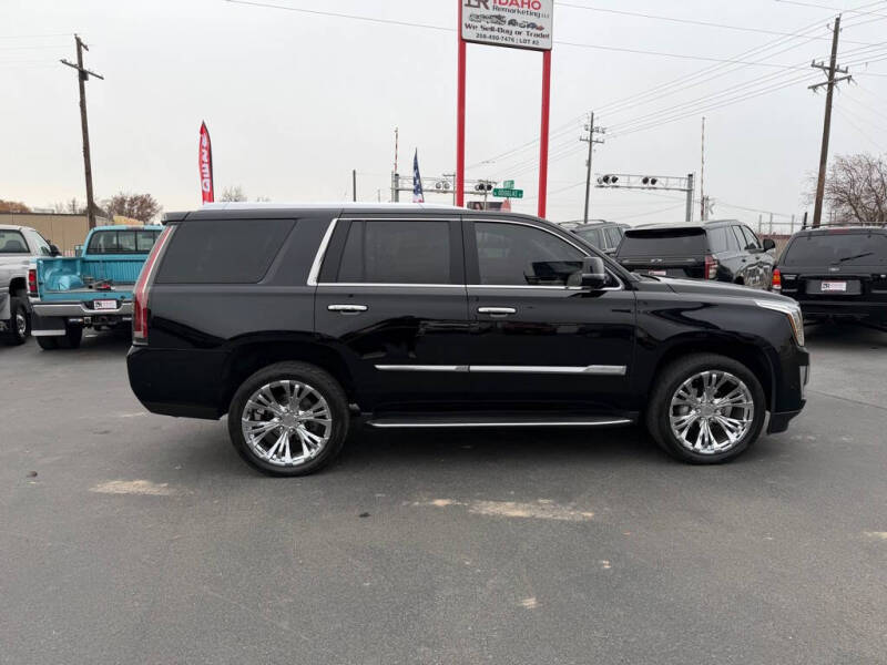 2017 Cadillac Escalade Luxury