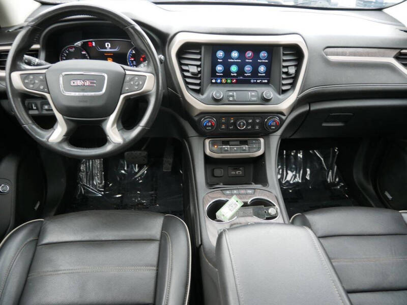 2022 GMC Acadia Denali