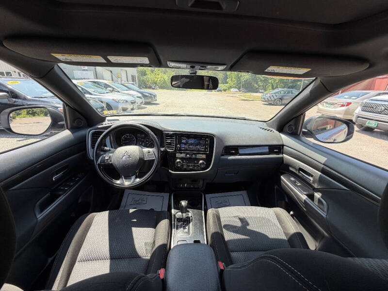 2018 Mitsubishi Outlander LE