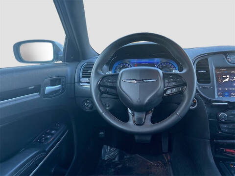 2023 Chrysler 300 S V8