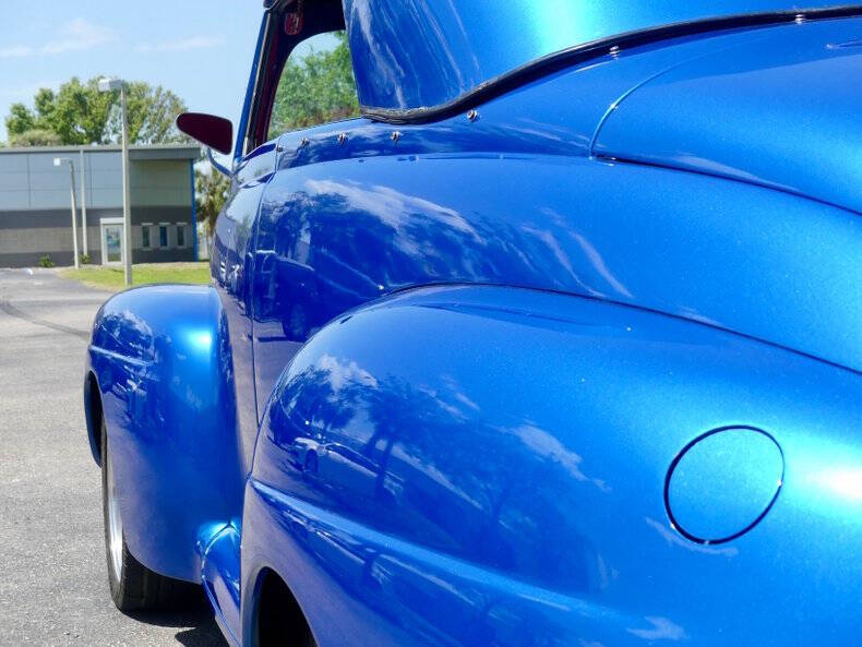 1948 Ford Super Deluxe